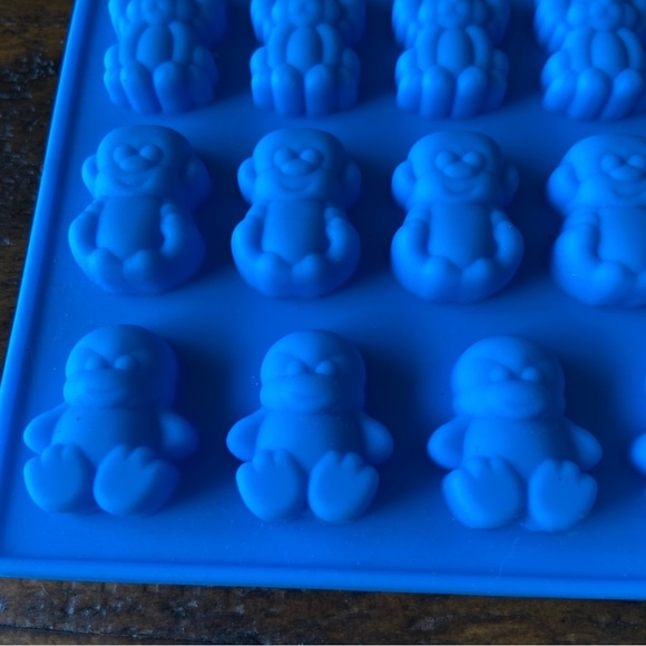 Silicone Gummy Molds - Chocolate Molds- Bears, Frogs, Lions, Monkeys, Penguins - Picture 2 of 6